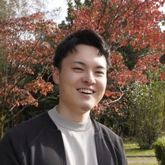 今枝友典（合同会社iMedia代表・楽々ブログ運営者）